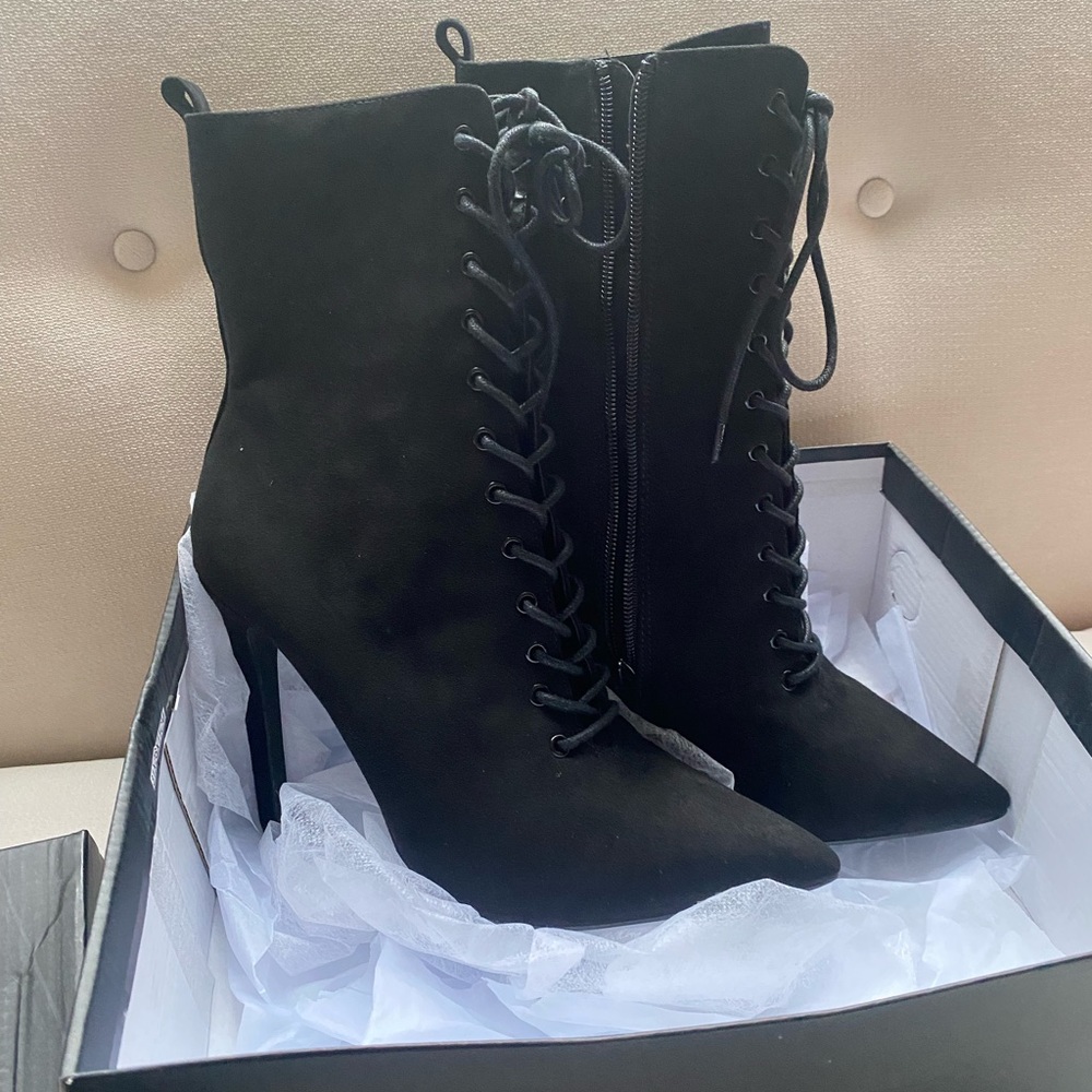 BLACK FALL BOOTS